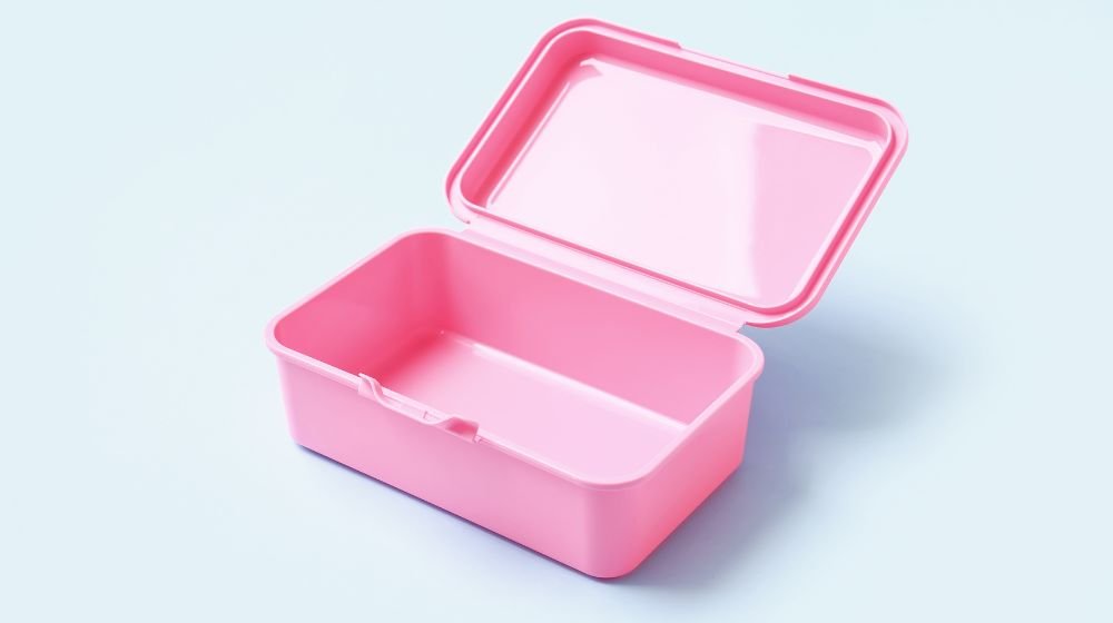 Are These Toxins Living In Your Lunchbox? - innobaby