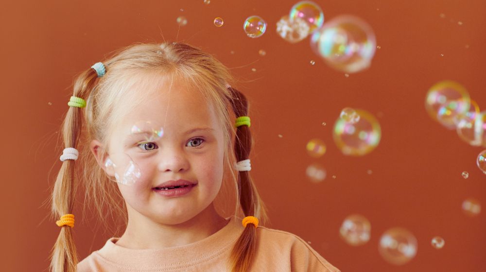 Developmental Benefits of Bubble Play - innobaby