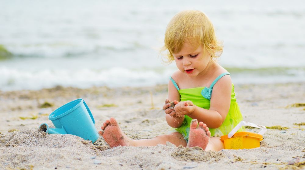 Toddler Beach Day Ideas - innobaby