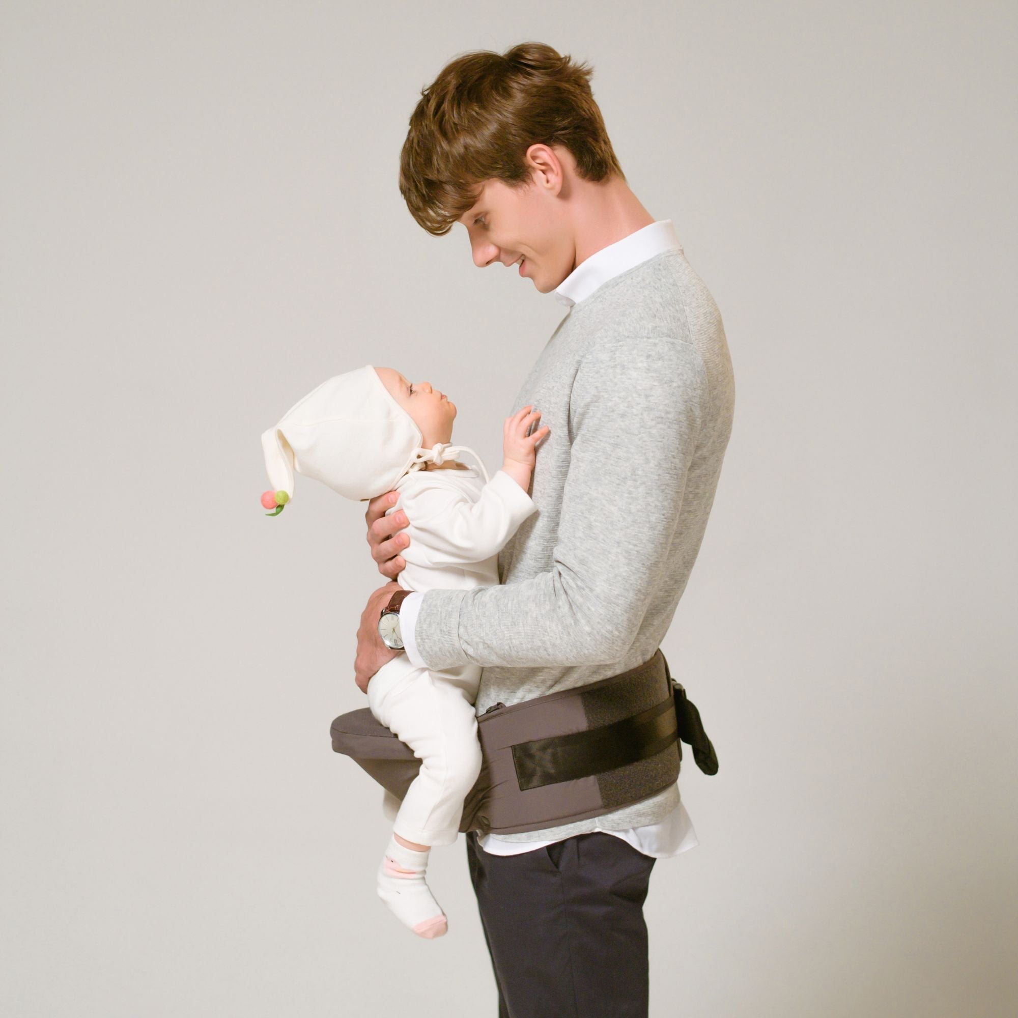 ECLEVE Ultimate Comfort Hip Seat Carrier - innobaby